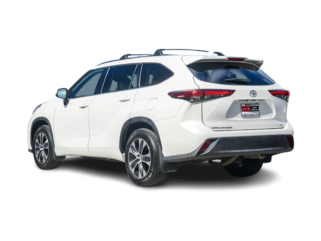 Thumbnail: 2021 Toyota Highlander - 3