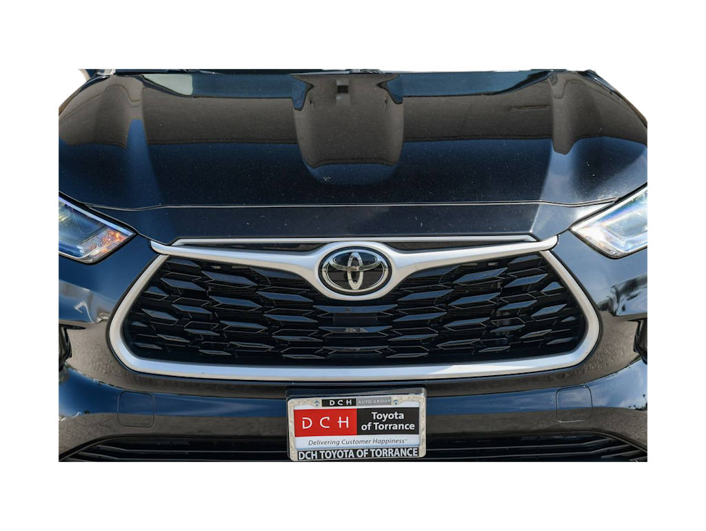 Thumbnail: 2023 Toyota Highlander - 18