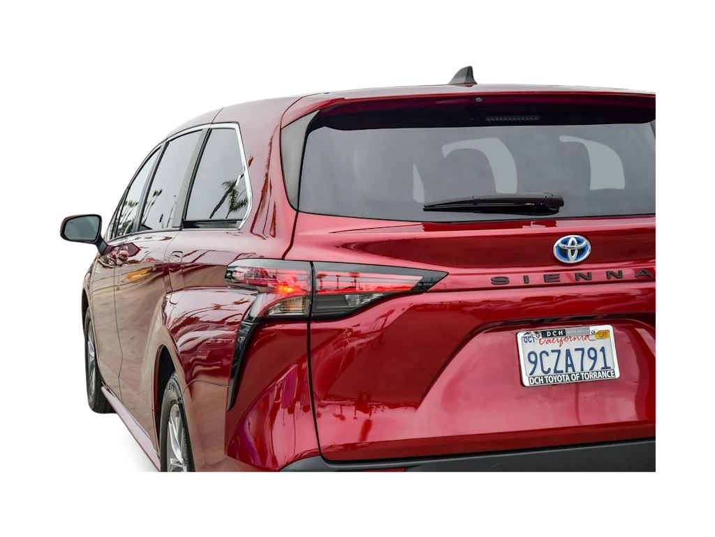 Thumbnail: 2022 Toyota Sienna - 3