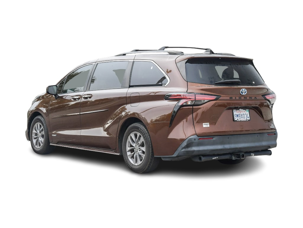Thumbnail: 2021 Toyota Sienna - 3