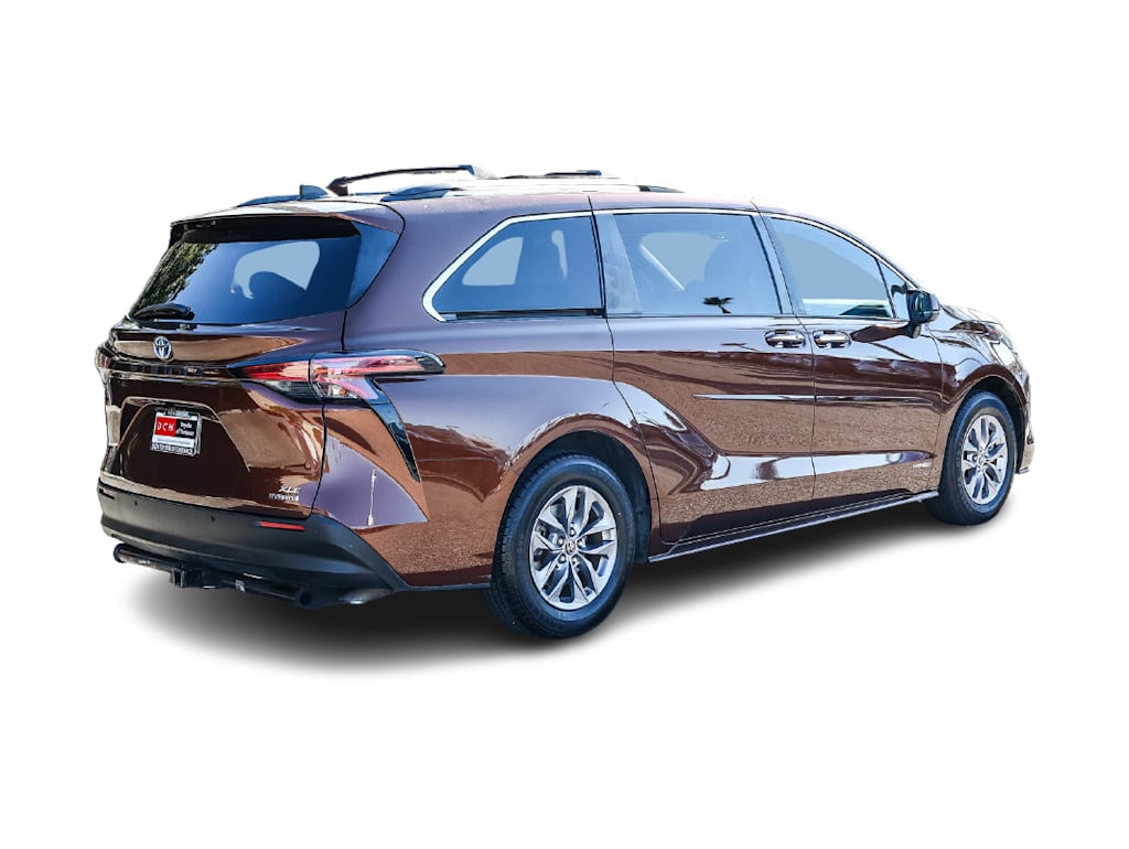 Thumbnail: 2021 Toyota Sienna - 17