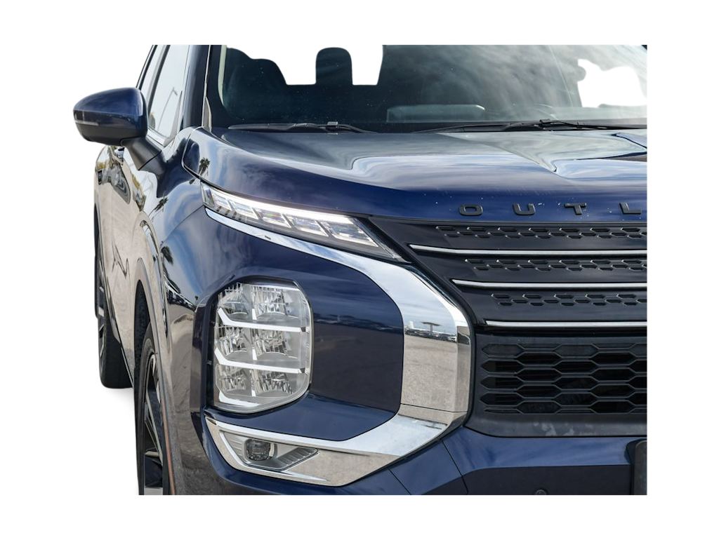 Thumbnail: 2023 Mitsubishi Outlander - 17