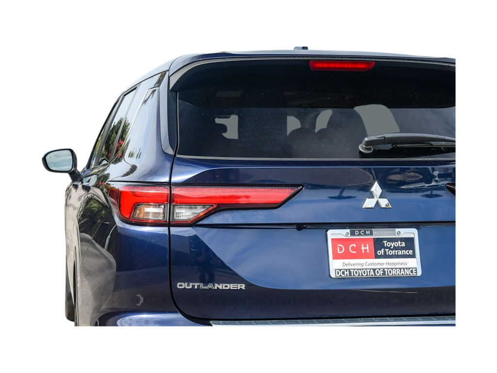 Thumbnail: 2023 Mitsubishi Outlander - 3