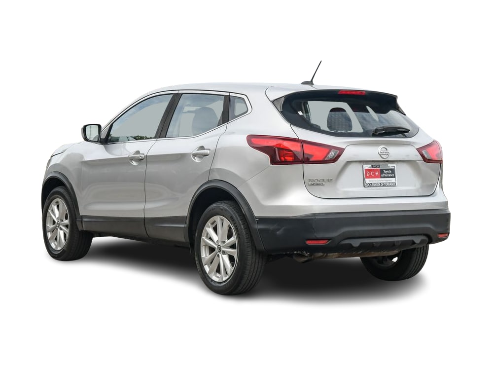 Thumbnail: 2019 Nissan Rogue Sport - 18