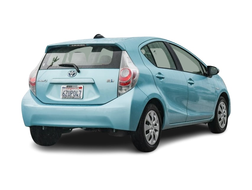 2013 Toyota Prius c  21