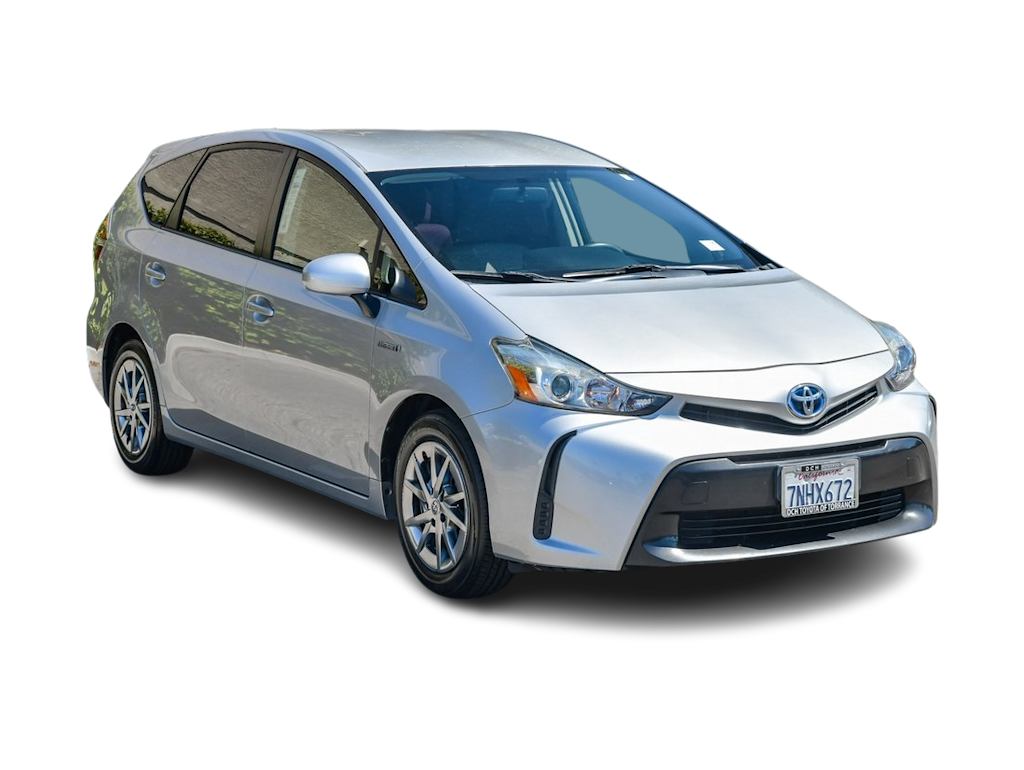 Thumbnail: 2016 Toyota Prius v - 17