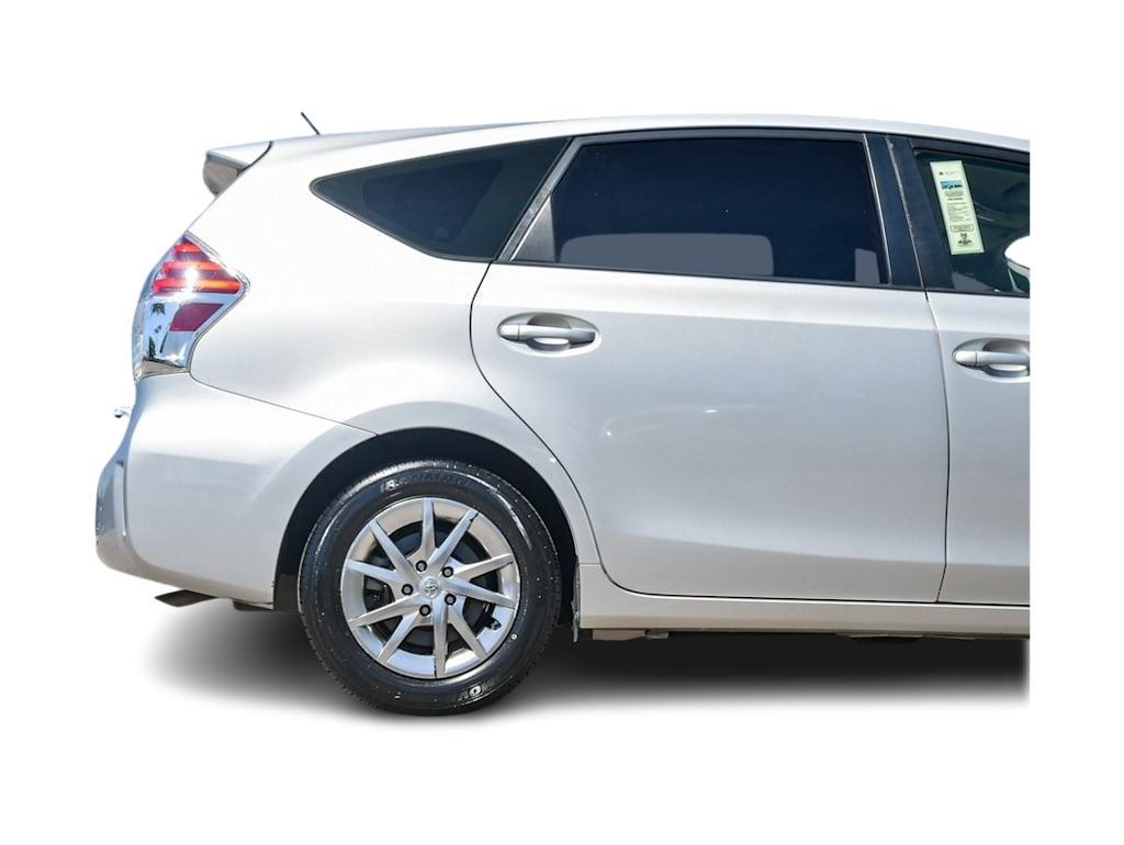 Thumbnail: 2016 Toyota Prius v - 22