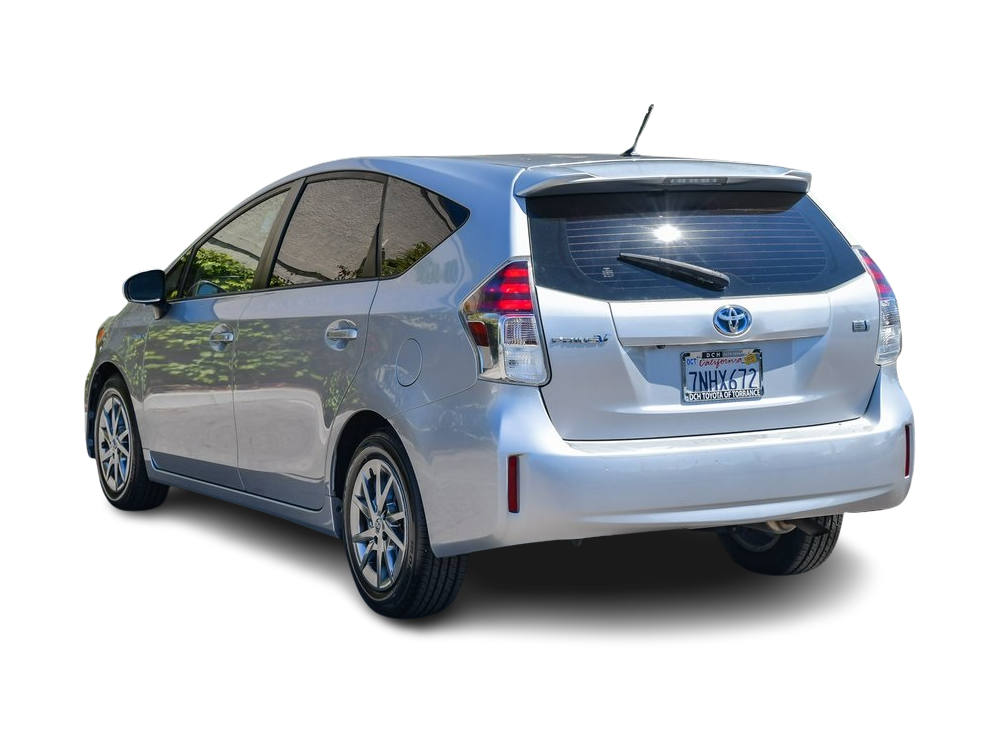 Thumbnail: 2016 Toyota Prius v - 3