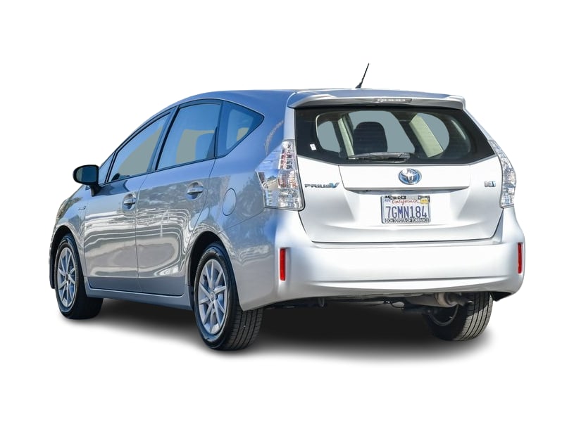 2014 Toyota Prius v Two 4