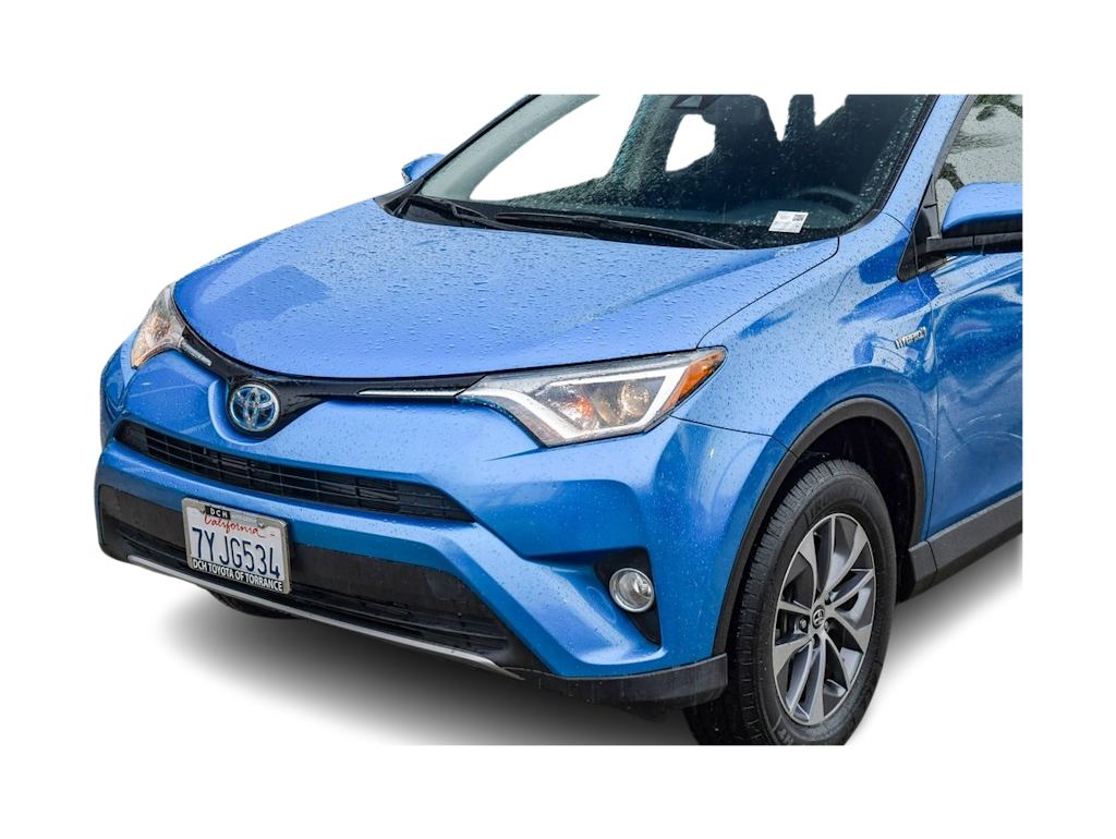 2017 Toyota RAV4 XLE 19