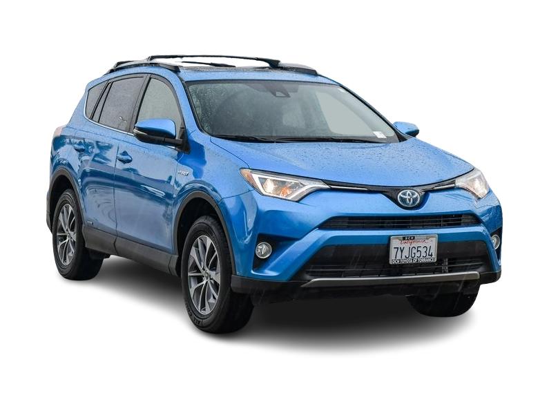 2017 Toyota RAV4 XLE 17