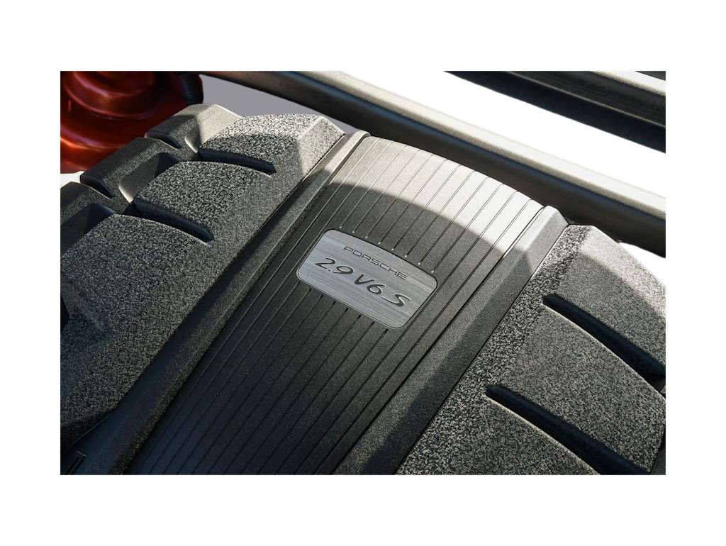 Thumbnail: 2024 Porsche Macan - 16