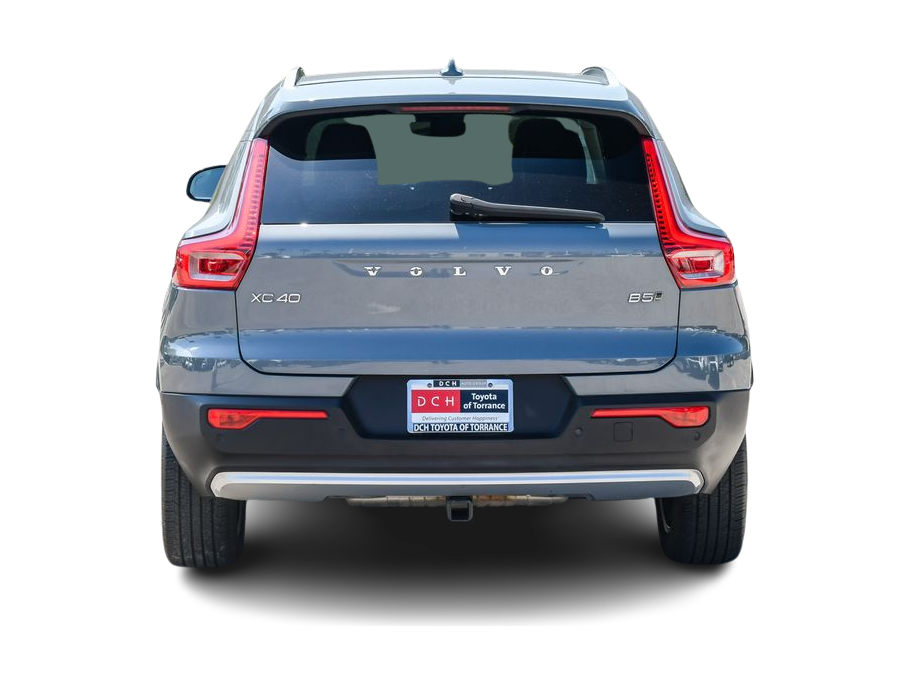 Thumbnail: 2023 Volvo XC40 - 4