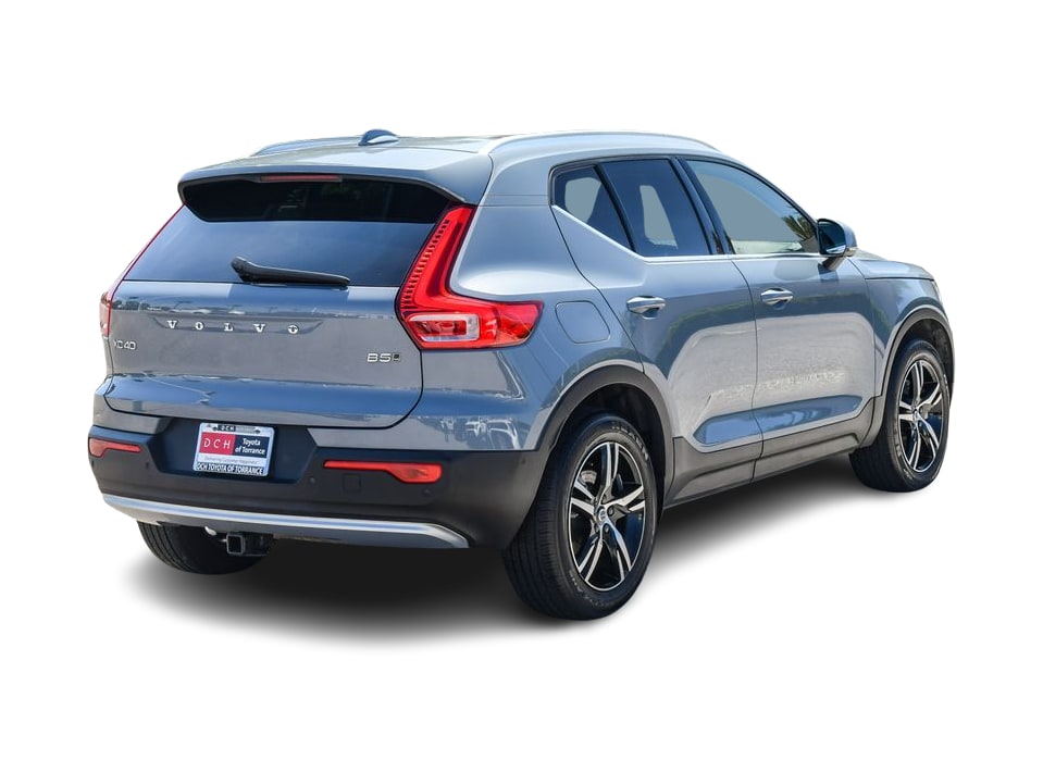 Thumbnail: 2023 Volvo XC40 - 19