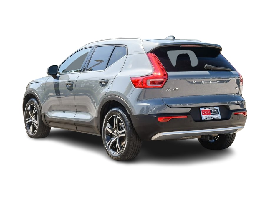 Thumbnail: 2023 Volvo XC40 - 3