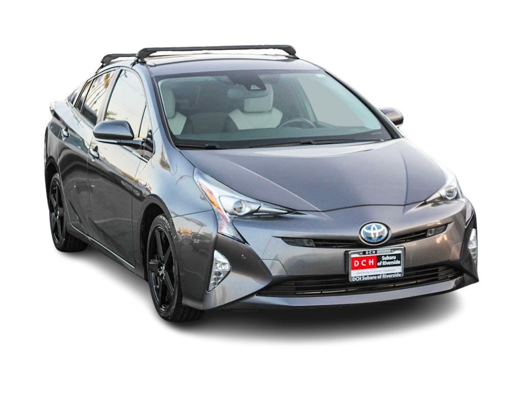 2016 Toyota Prius Four Touring 16