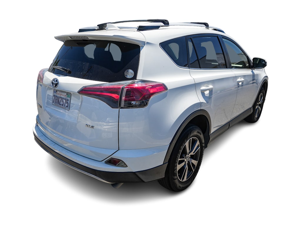 Thumbnail: 2016 Toyota RAV4 - 15