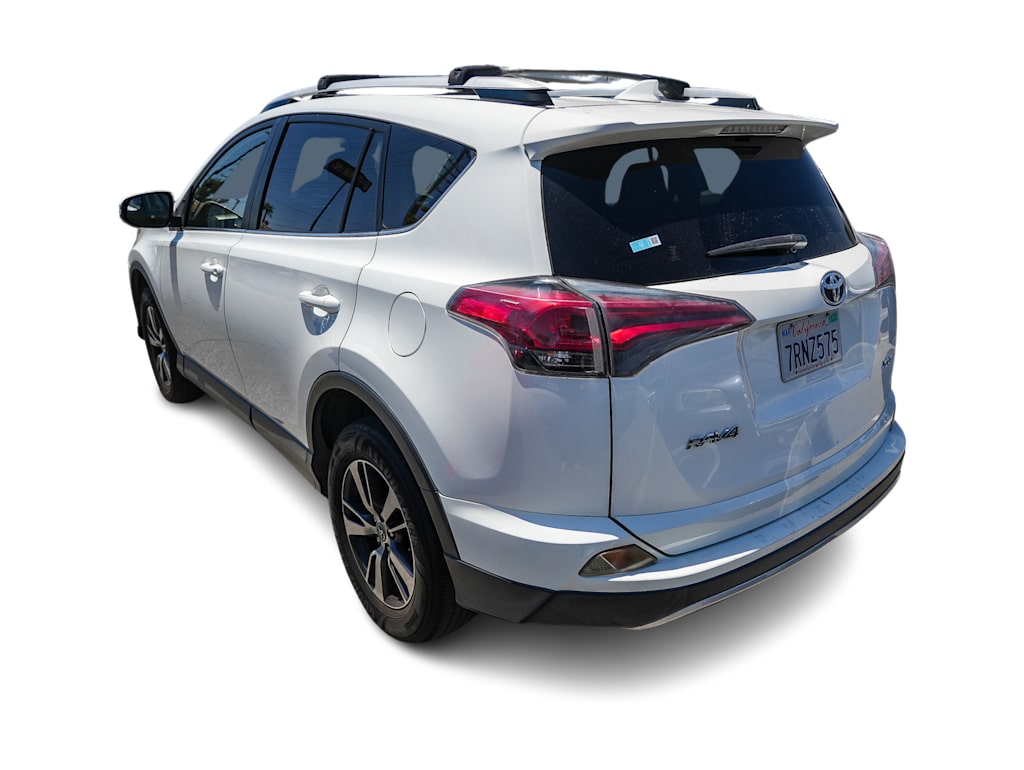 Thumbnail: 2016 Toyota RAV4 - 3