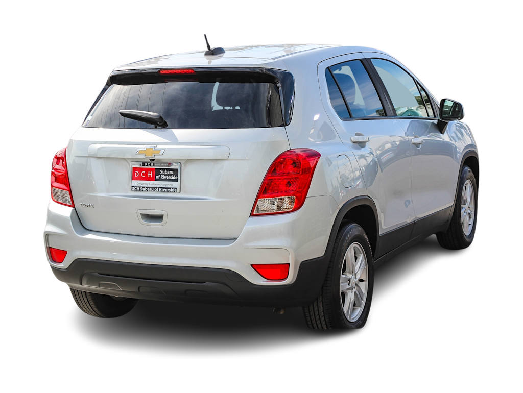 2022 Chevrolet Trax LS 17