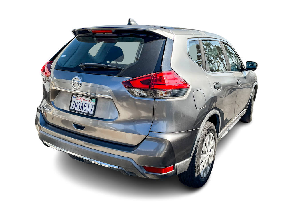 Thumbnail: 2017 Nissan Rogue - 16