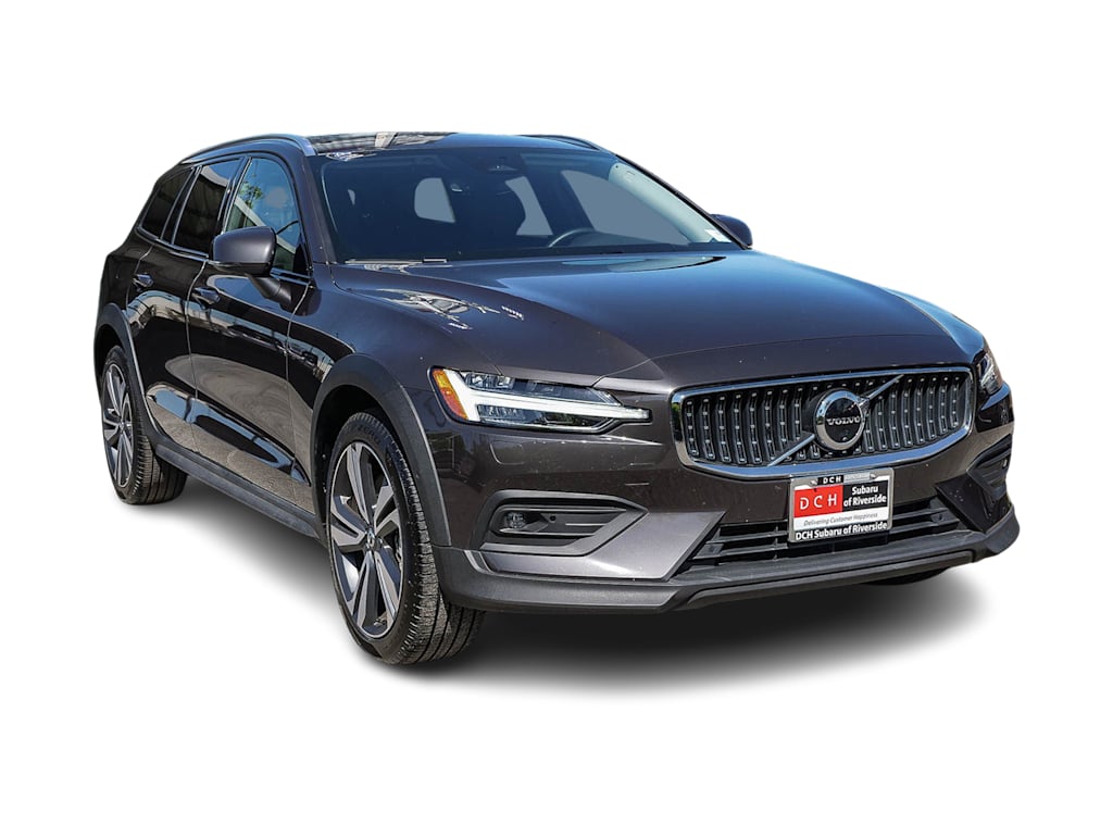 Thumbnail: 2025 Volvo V60 - 16
