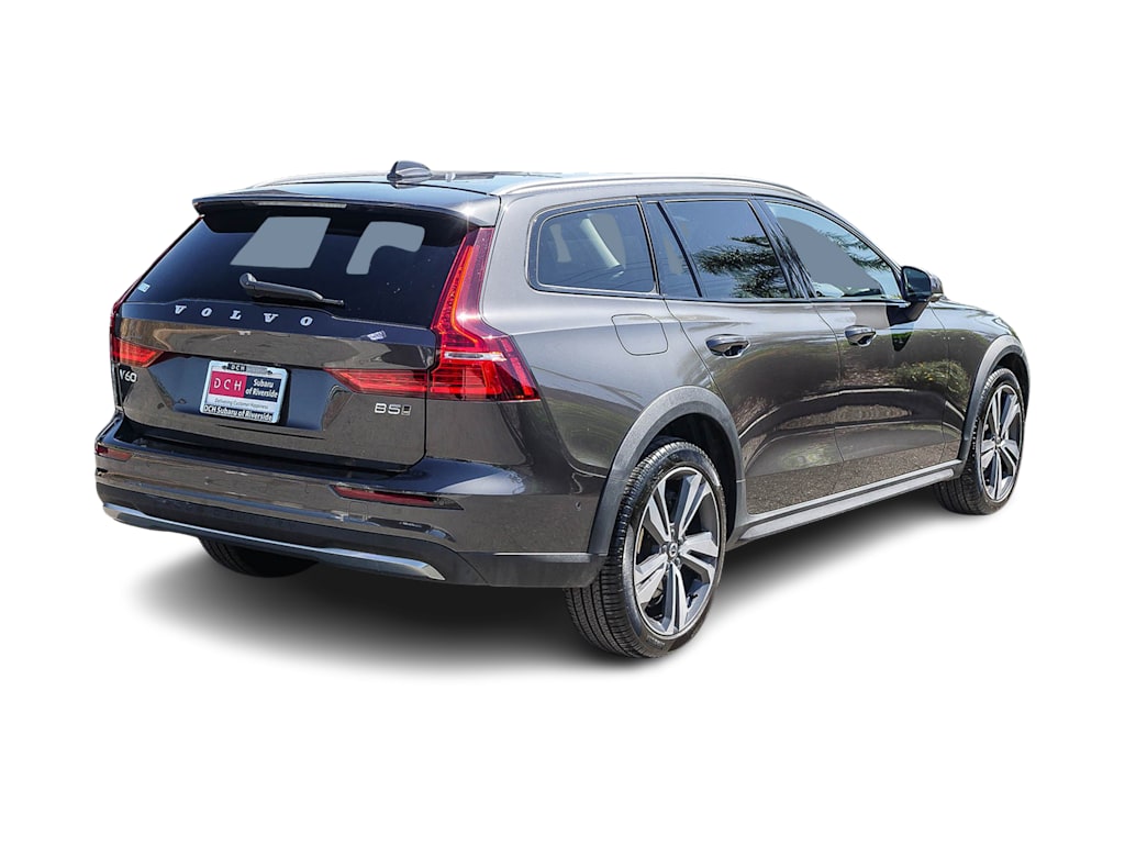 Thumbnail: 2025 Volvo V60 - 17