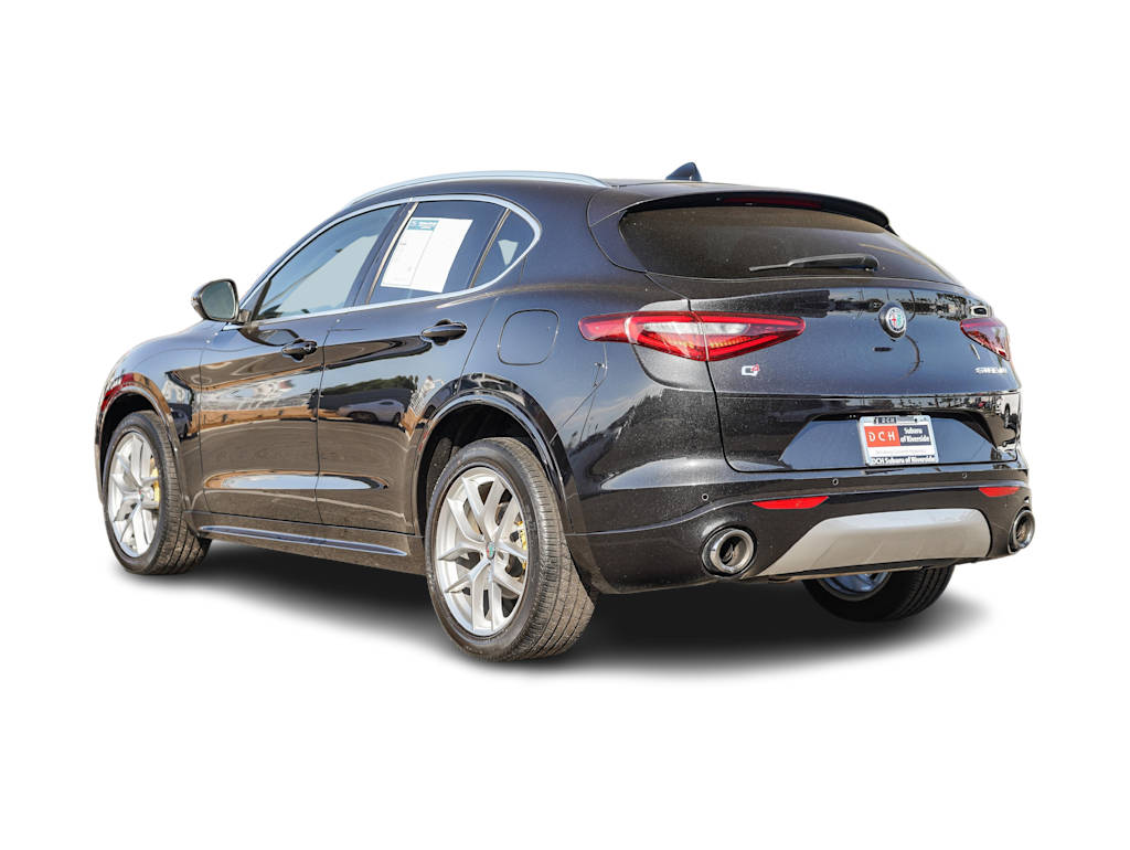 Thumbnail: 2021 Alfa Romeo Stelvio - 3