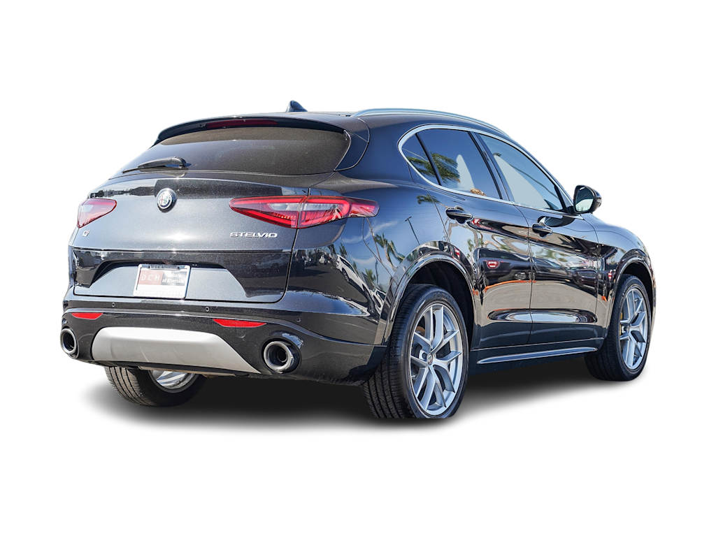 Thumbnail: 2021 Alfa Romeo Stelvio - 19