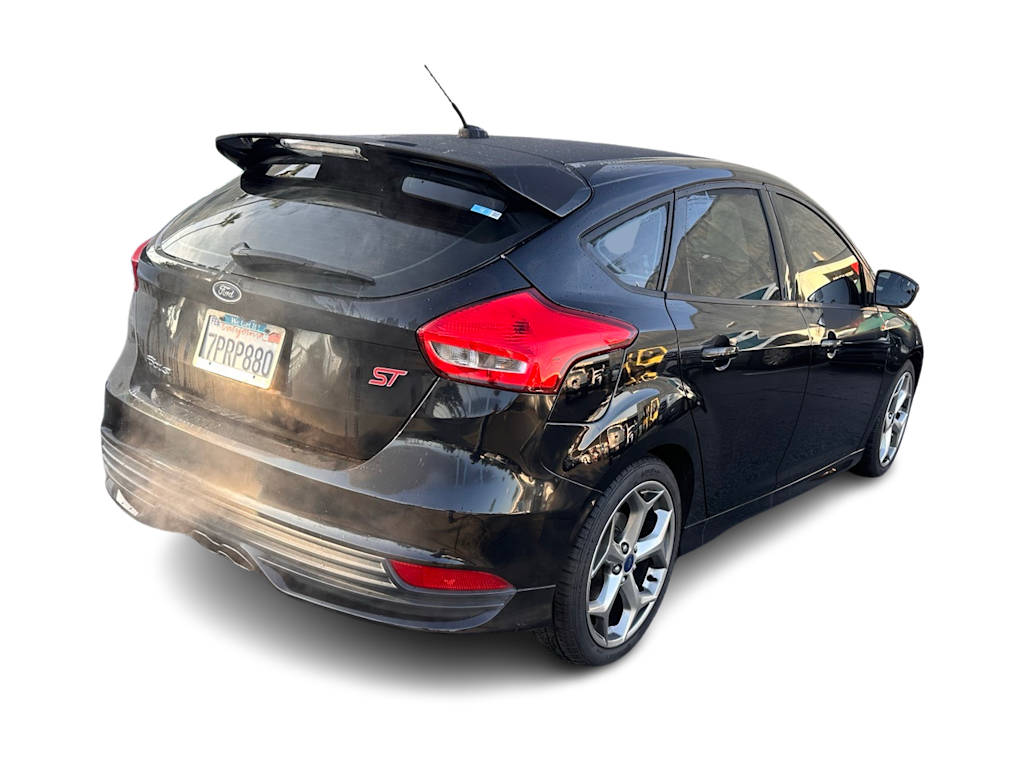 Thumbnail: 2016 Ford Focus - 14