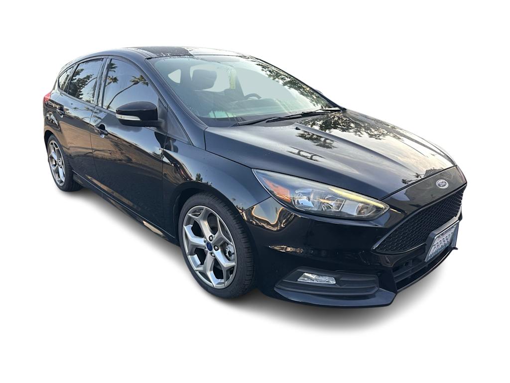 Thumbnail: 2016 Ford Focus - 16