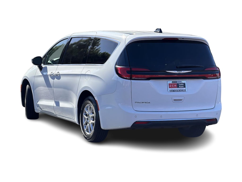 Thumbnail: 2023 Chrysler Pacifica - 4