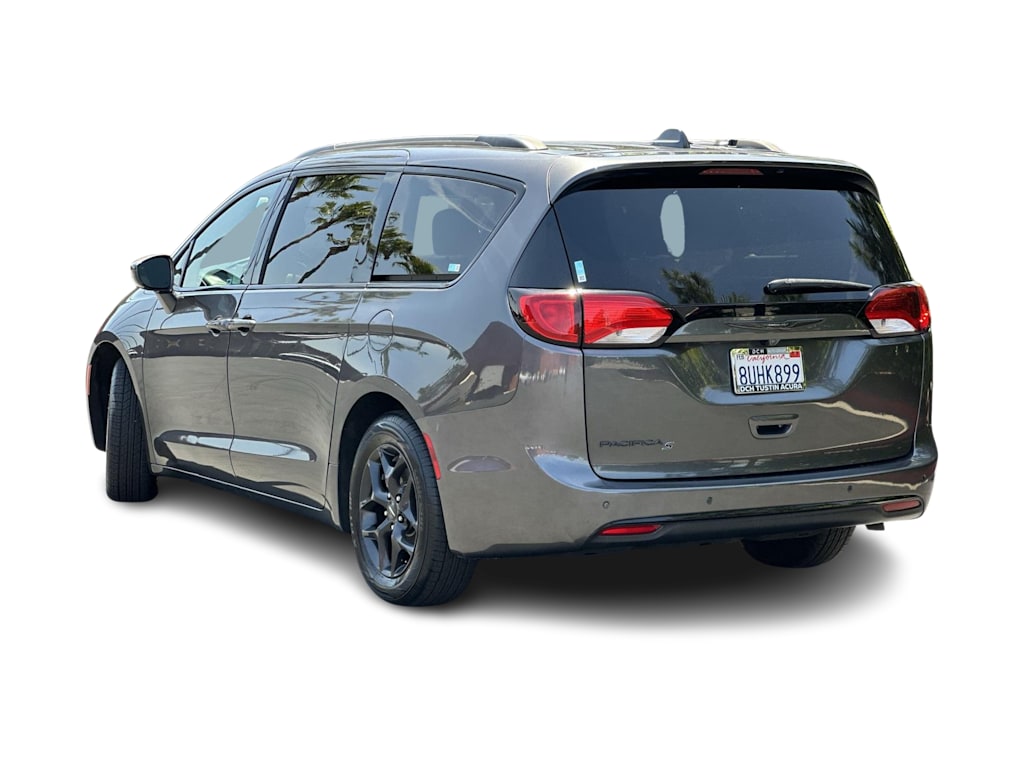 2020 Chrysler Pacifica Touring L 4