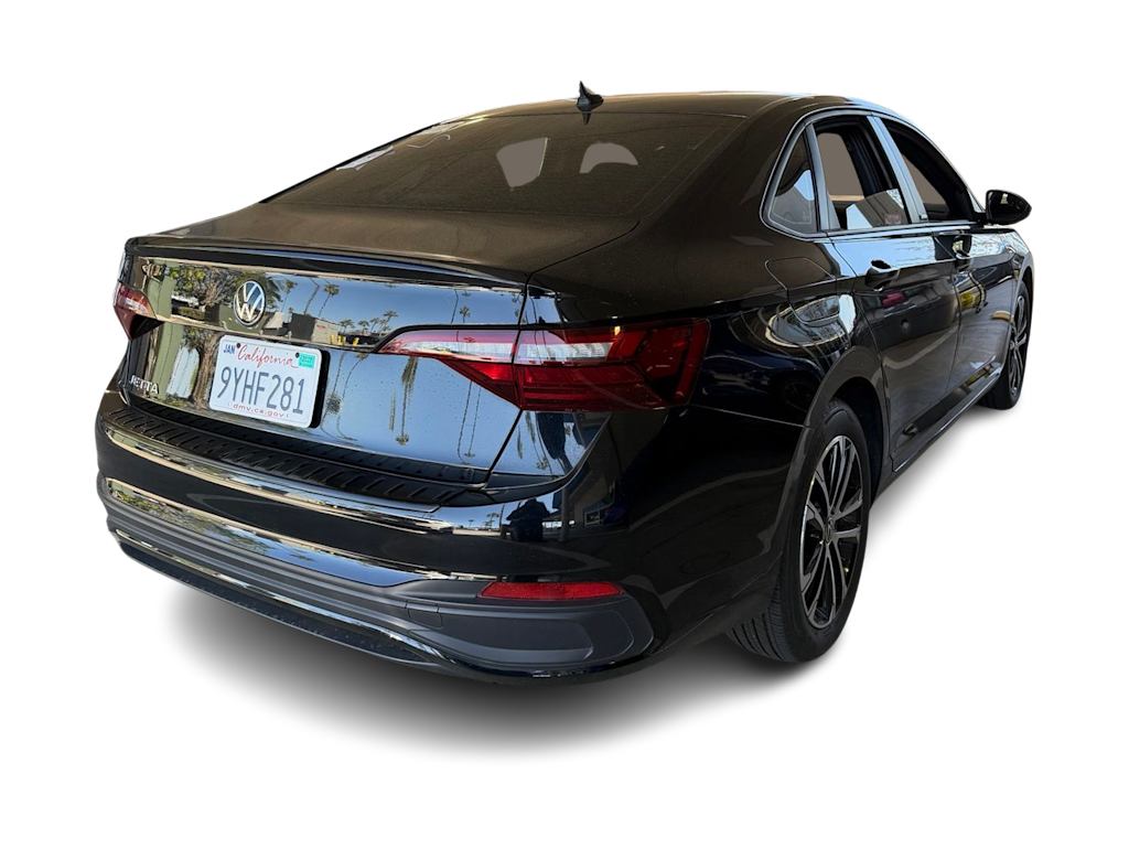 Thumbnail: 2024 Volkswagen Jetta - 15