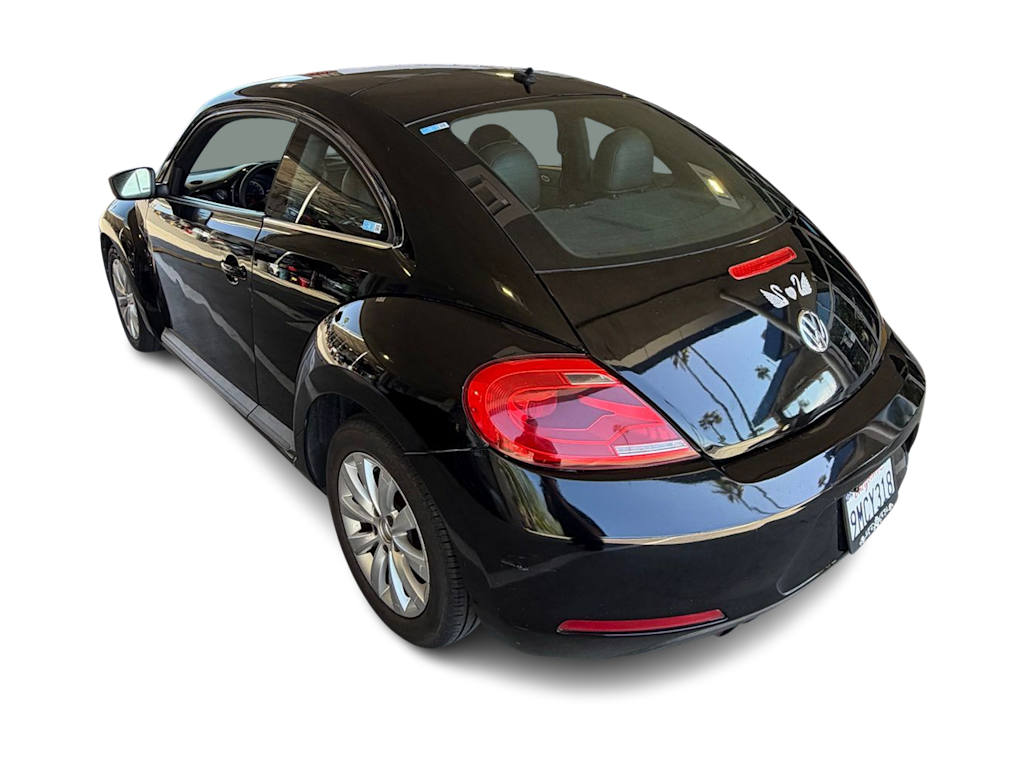 Thumbnail: 2015 Volkswagen Beetle - 4