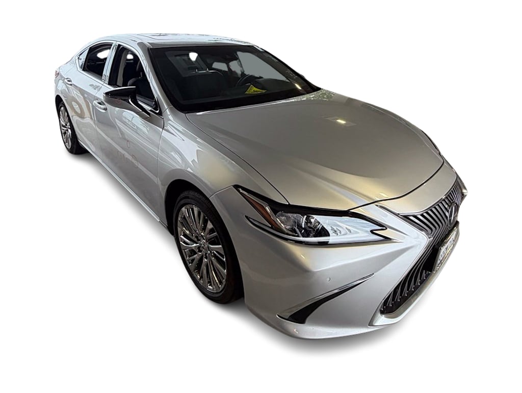 Thumbnail: 2020 Lexus ES - 16