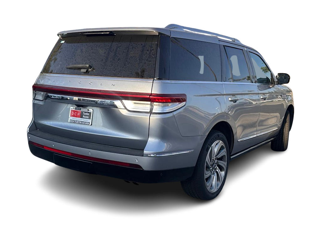 Thumbnail: 2024 Lincoln Navigator - 15
