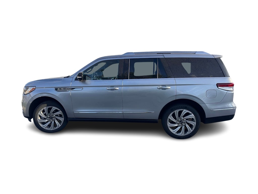Thumbnail: 2024 Lincoln Navigator - 3