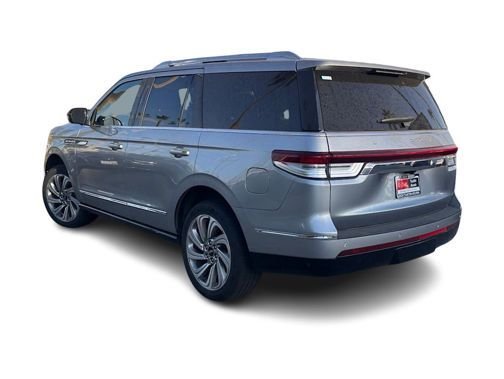 Thumbnail: 2024 Lincoln Navigator - 4