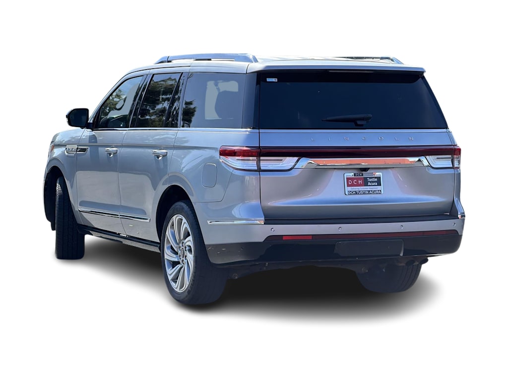 Thumbnail: 2024 Lincoln Navigator - 4