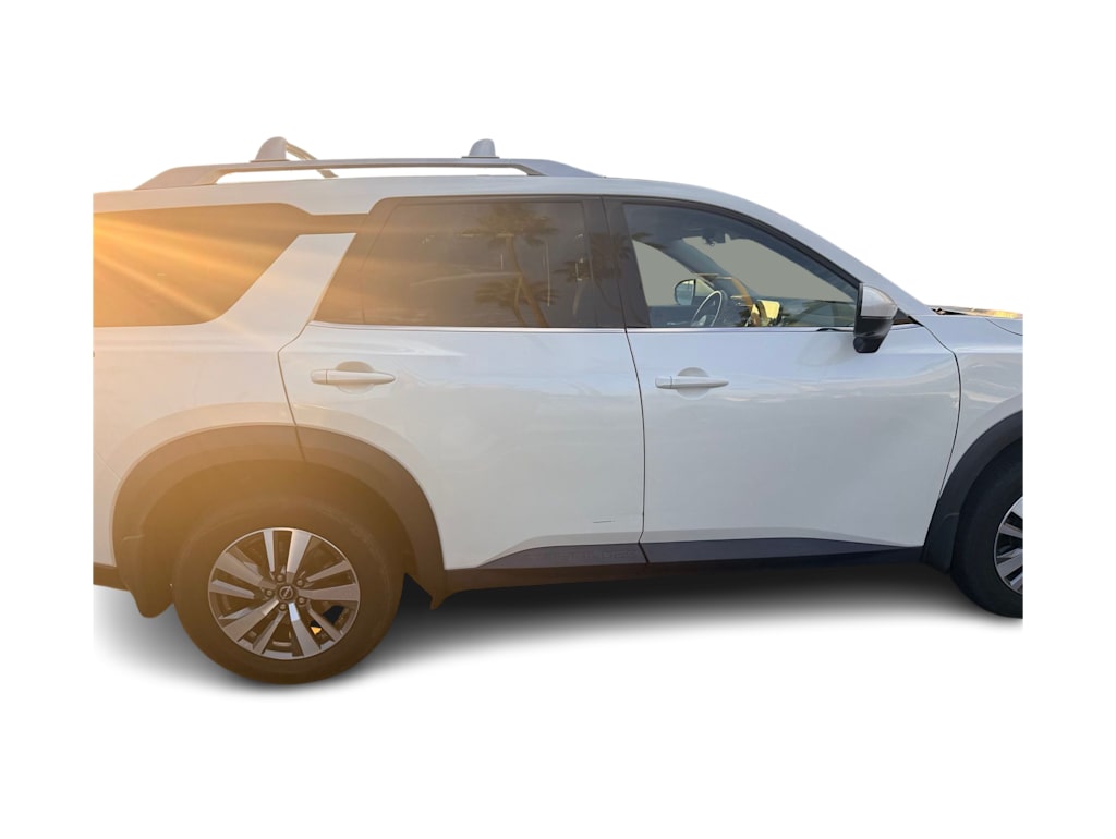 Thumbnail: 2022 Nissan Pathfinder - 17
