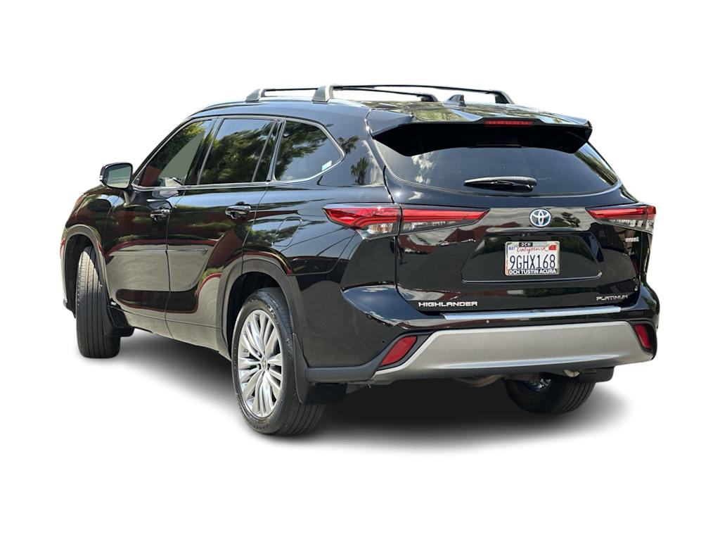 Thumbnail: 2023 Toyota Highlander - 4
