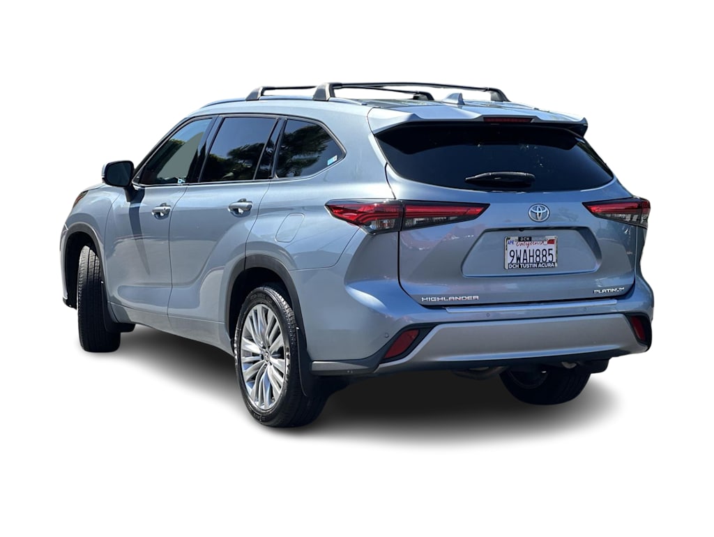 Thumbnail: 2022 Toyota Highlander - 4