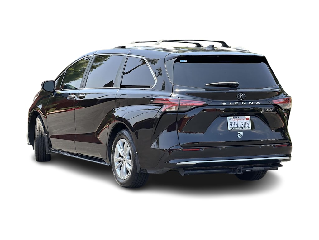 Thumbnail: 2021 Toyota Sienna - 3