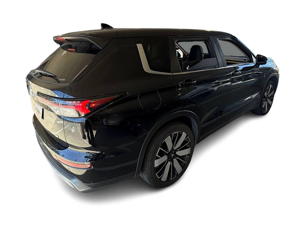 Thumbnail: 2025 Mitsubishi Outlander - 4
