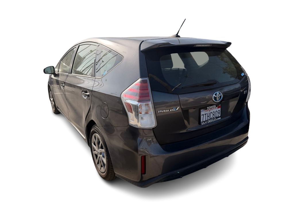 Thumbnail: 2016 Toyota Prius v - 4