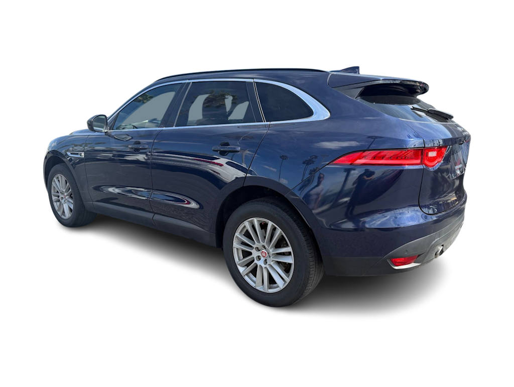 Thumbnail: 2017 Jaguar F-Pace - 4