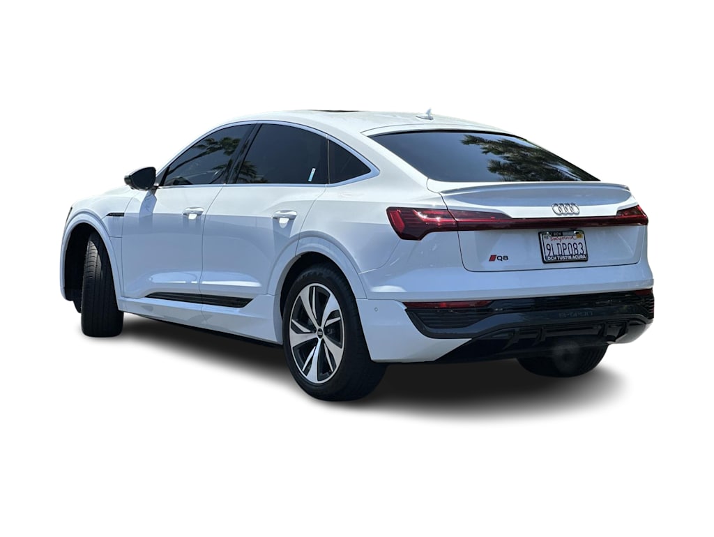 Thumbnail: 2024 Audi Q8 e-tron - 4