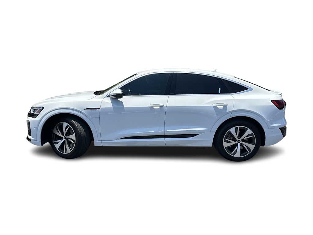 Thumbnail: 2024 Audi Q8 e-tron - 3