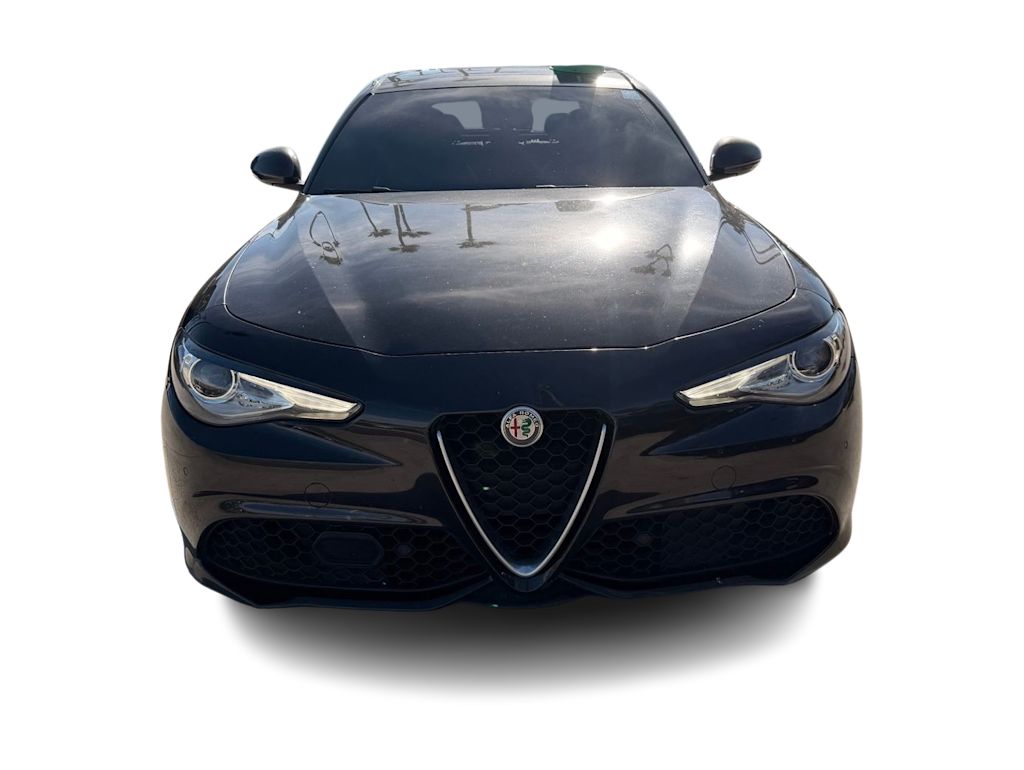 Thumbnail: 2017 Alfa Romeo Giulia - 6