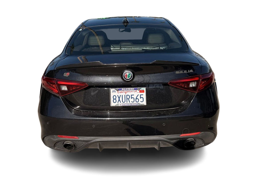 Thumbnail: 2017 Alfa Romeo Giulia - 5